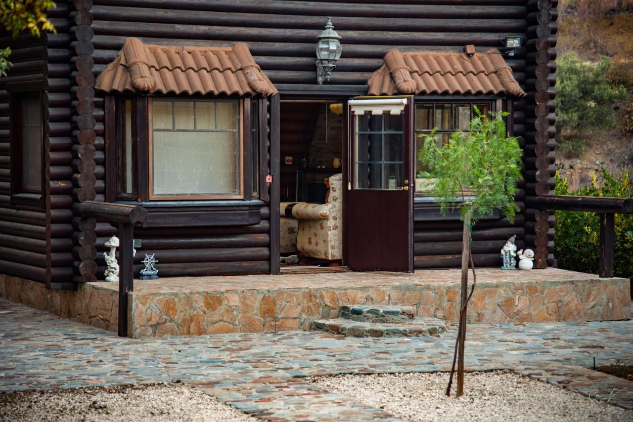 *2 Bdr Log House /Mountains/Queen Bed/Fireplace Гурри Экстерьер фото