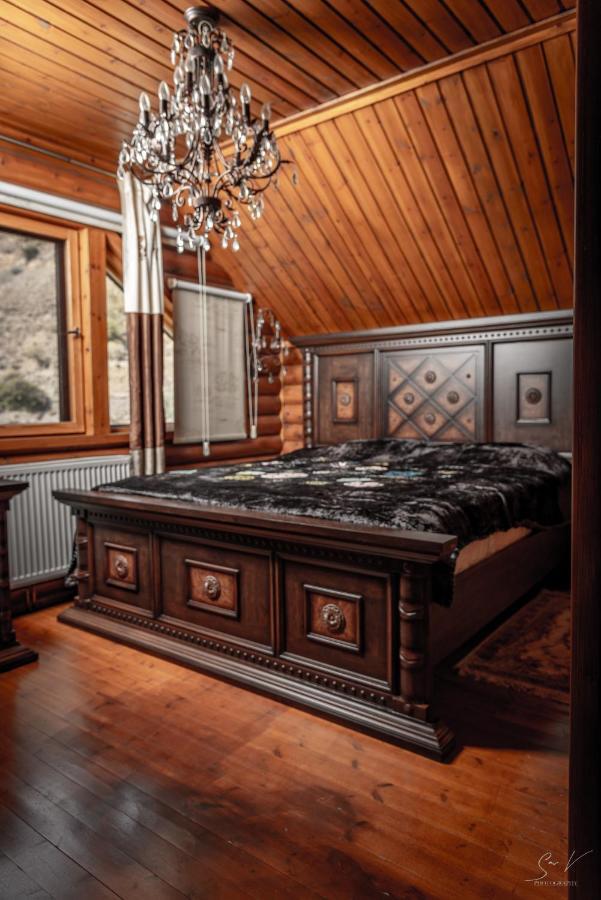 *2 Bdr Log House /Mountains/Queen Bed/Fireplace Гурри Экстерьер фото