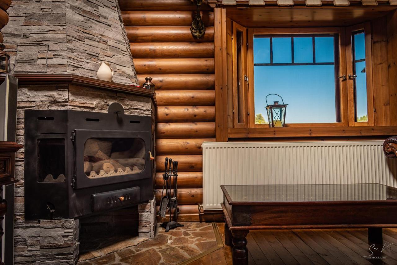 *2 Bdr Log House /Mountains/Queen Bed/Fireplace Гурри Экстерьер фото